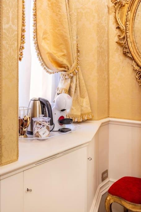 Ferienwohnung Ground Floor Luxe Historic Studio City Centre Bologna Exterior foto