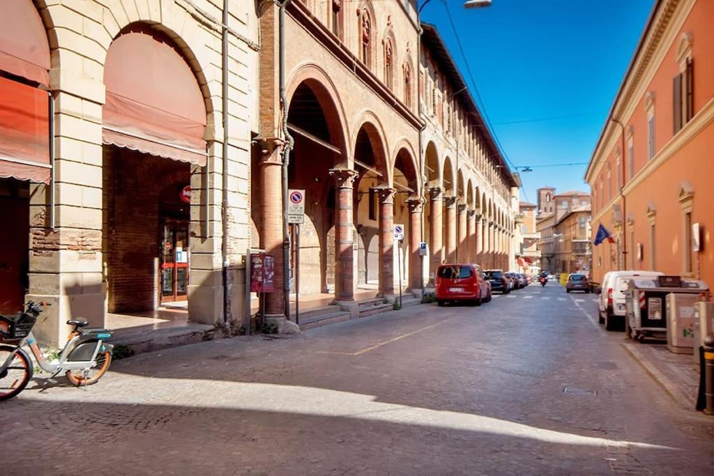 Ferienwohnung Ground Floor Luxe Historic Studio City Centre Bologna Exterior foto