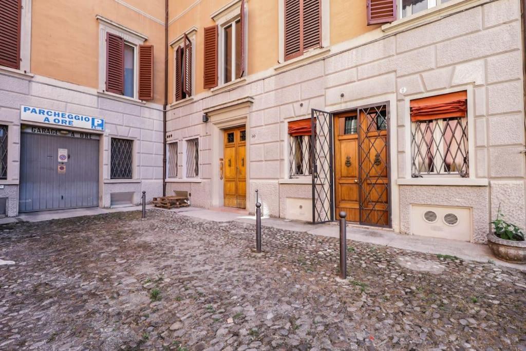 Ferienwohnung Ground Floor Luxe Historic Studio City Centre Bologna Exterior foto