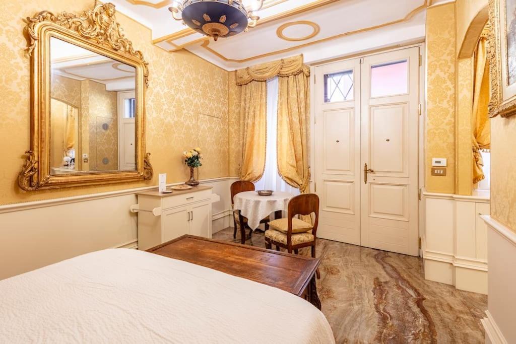 Ferienwohnung Ground Floor Luxe Historic Studio City Centre Bologna Exterior foto