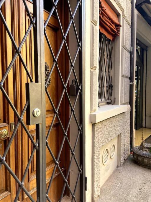 Ferienwohnung Ground Floor Luxe Historic Studio City Centre Bologna Exterior foto