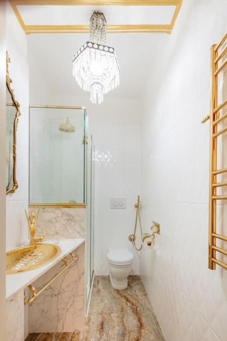Ferienwohnung Ground Floor Luxe Historic Studio City Centre Bologna Exterior foto