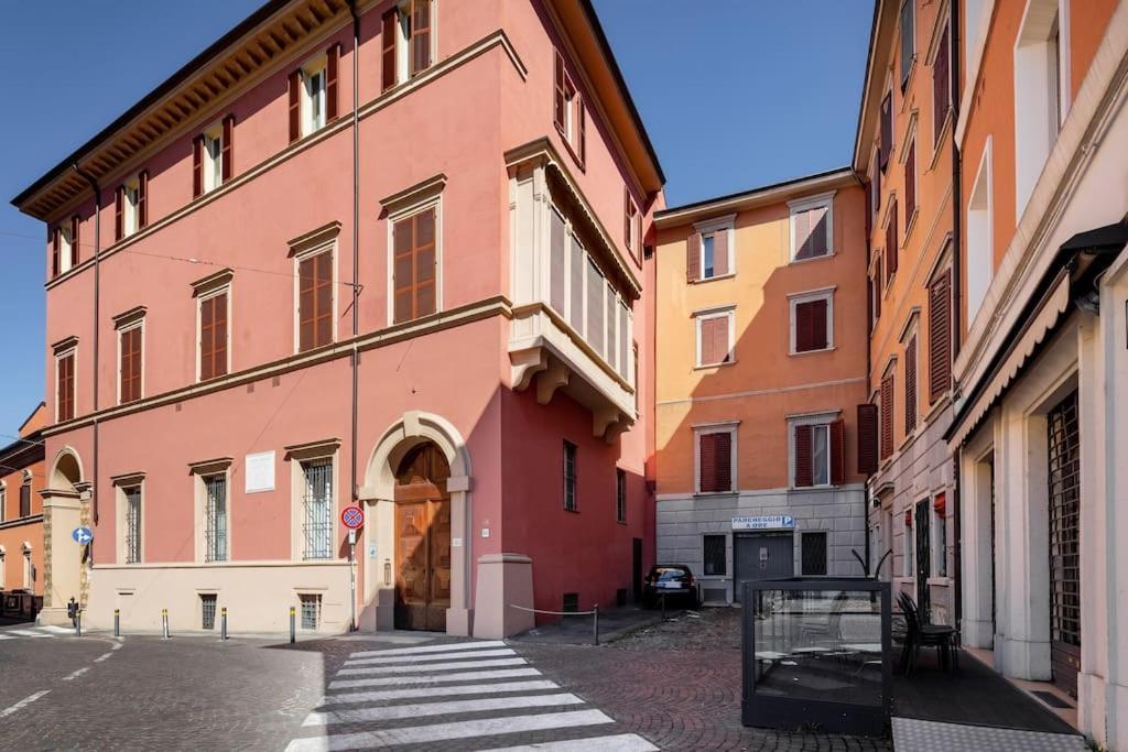 Ferienwohnung Ground Floor Luxe Historic Studio City Centre Bologna Exterior foto